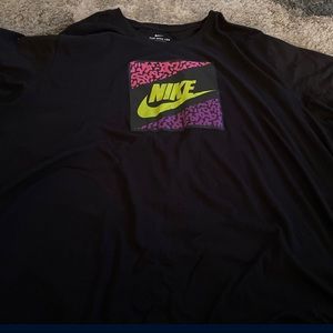 The Nike Tee 4XL
